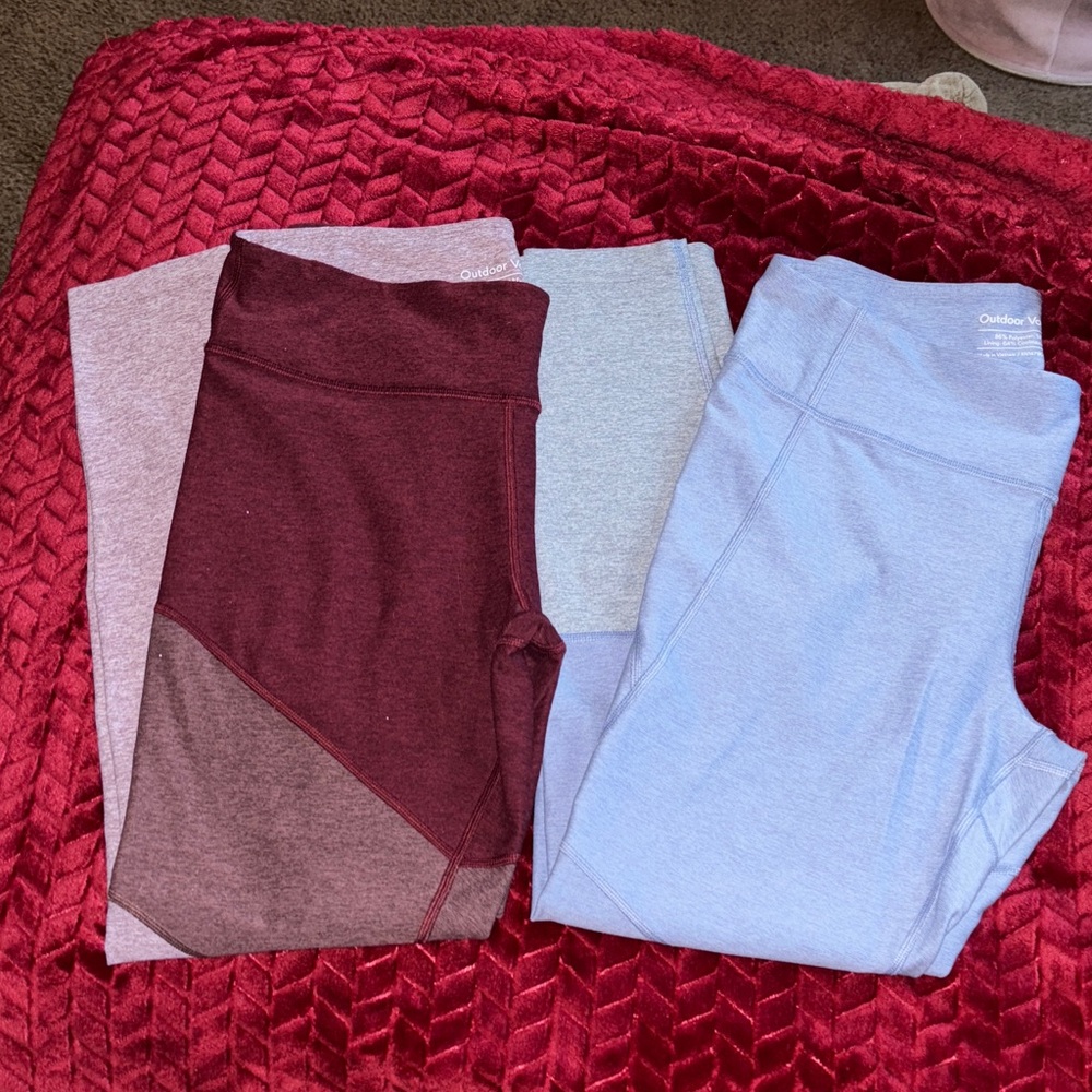 Outdoor Voices woman's Colorblock Leggings - Maroon and Light Blue L